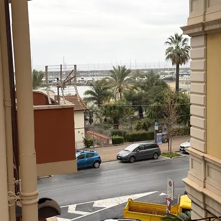 Casa Angolorotondo * سانريمو